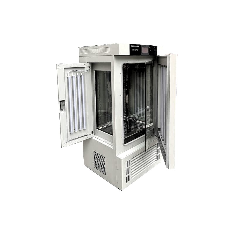 利用光照培養(yǎng)箱培育植物幼苗時,我們應(yīng)注意什么